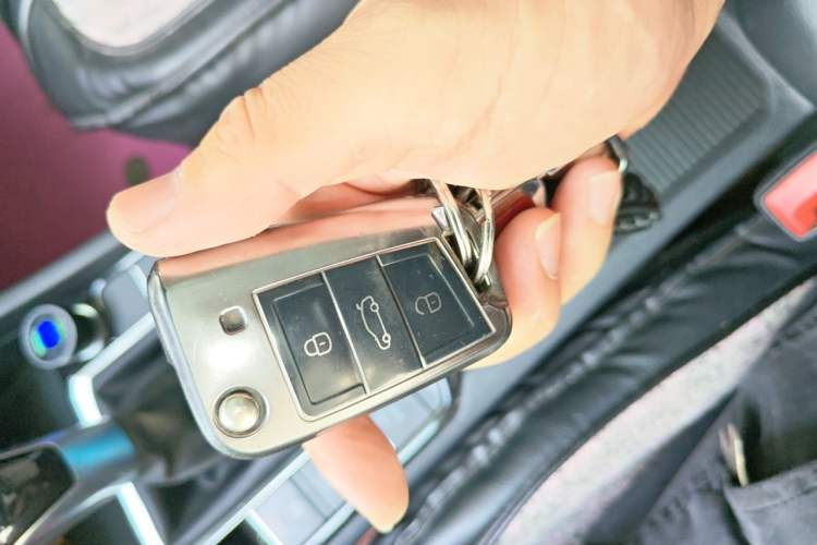 Used Volkswagen Sagitar 2023 300TSI DSG Excellence Edition Vehicle Key