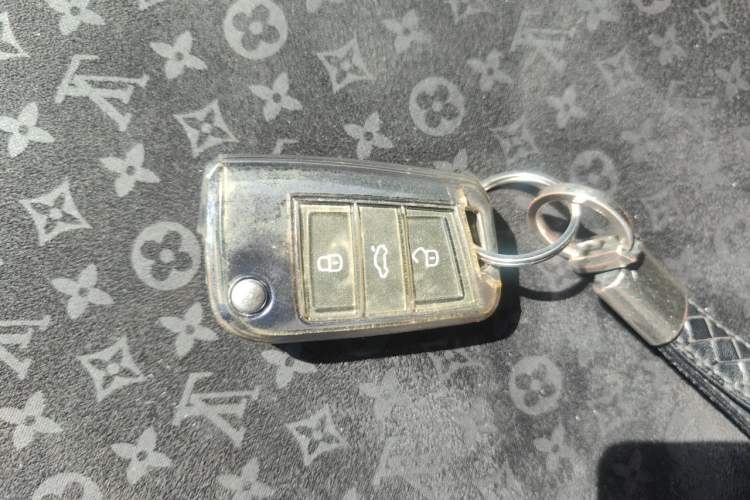 Used Volkswagen Sagitar 2023 300TSI DSG Excellence Edition Vehicle Key