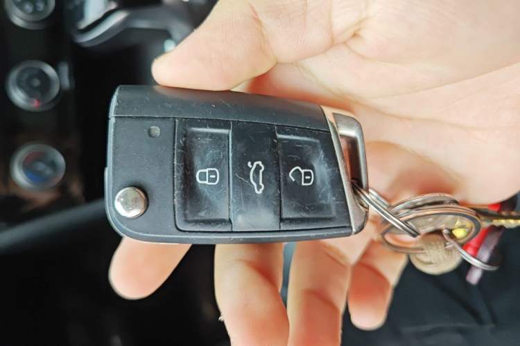 Used Volkswagen Sagitar 2023 300TSI DSG Excellence Edition Vehicle Key