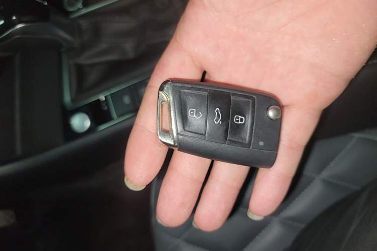 Used Volkswagen Sagitar 2023 300TSI DSG Excellence Edition Vehicle Key