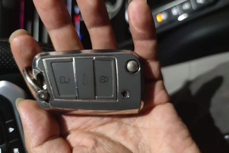 Used Volkswagen Sagitar 2023 300TSI DSG Excellence Edition Vehicle Key