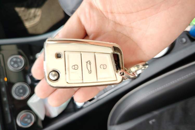 Used Volkswagen Sagitar 2023 300TSI DSG Excellence Edition Vehicle Key