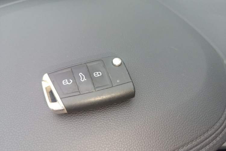 Used Volkswagen Sagitar 2023 300TSI DSG Excellence Edition Vehicle Key