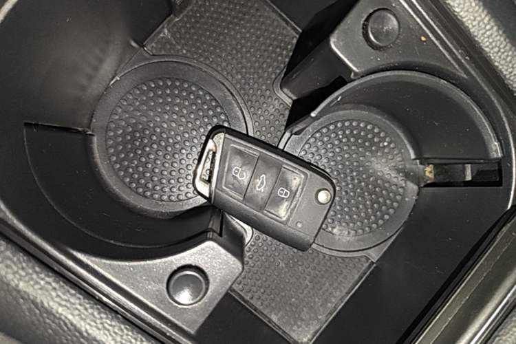 Used Volkswagen Sagitar 2023 300TSI DSG Excellence Edition Vehicle Key