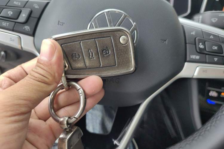 Used Volkswagen Sagitar 2023 300TSI DSG Excellence Edition Vehicle Key