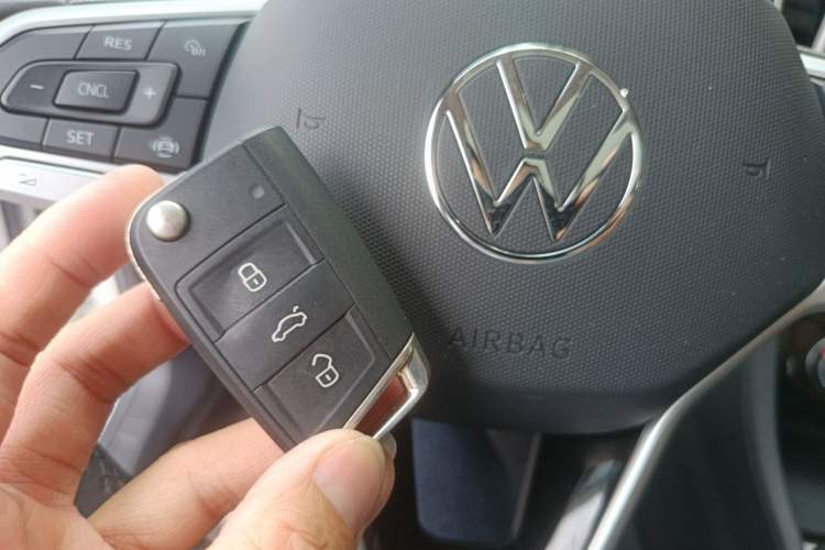 Used Volkswagen Sagitar 2023 300TSI DSG Excellence Edition Vehicle Key