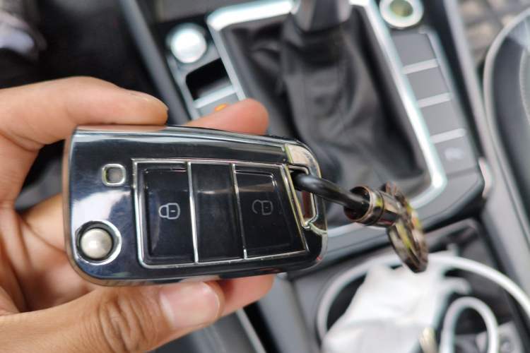 Used Volkswagen Sagitar 2023 300TSI DSG Excellence Edition Vehicle Key