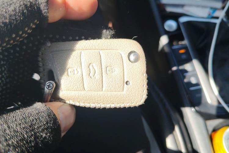 Used Volkswagen Sagitar 2023 280TSI DSG Beyond Lite Edition Vehicle Key