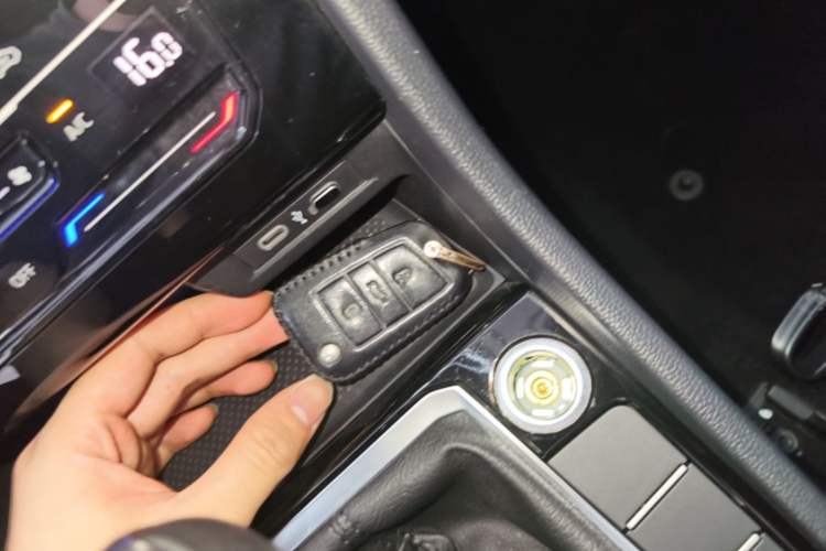Used Volkswagen Sagitar 2023 280TSI DSG Excellence Edition Vehicle Key