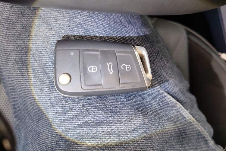 Used Volkswagen Sagitar 2023 300TSI DSG Excellence Edition Vehicle Key