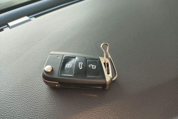Used Volkswagen Sagitar 2023 300TSI DSG Excellence Edition Vehicle Key