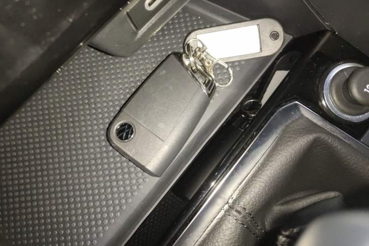 Used Volkswagen Sagitar 2023 300TSI DSG Excellence Edition Vehicle Key