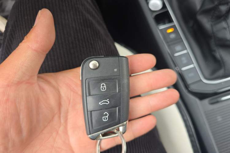 Used Volkswagen Sagitar 2023 300TSI DSG Excellence Edition Vehicle Key