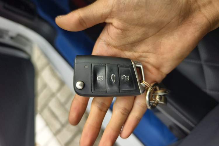 Used Volkswagen Sagitar 2023 Facelift 300TSI DSG Excellence Edition Vehicle Key