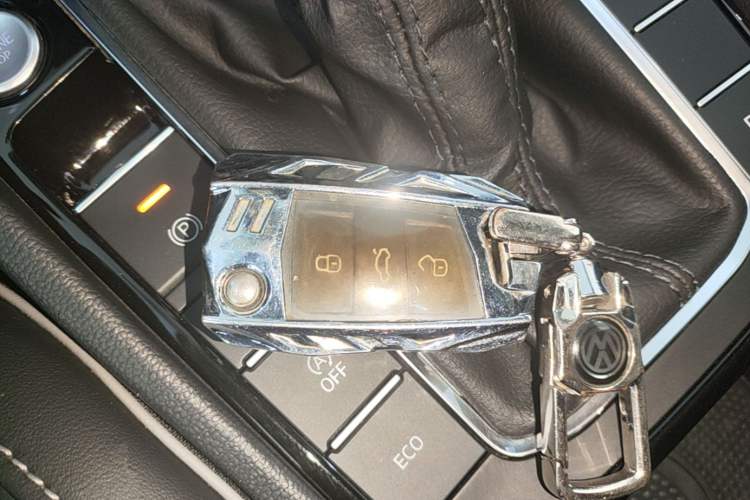 Used Volkswagen Sagitar 2023 300TSI DSG Excellence Edition Vehicle Key