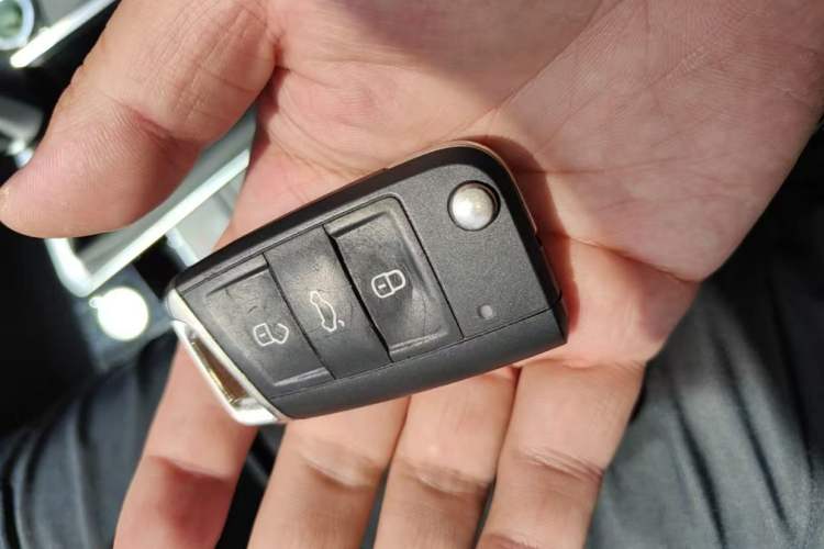 Used Volkswagen Sagitar 2023 300TSI DSG Excellence Edition Vehicle Key