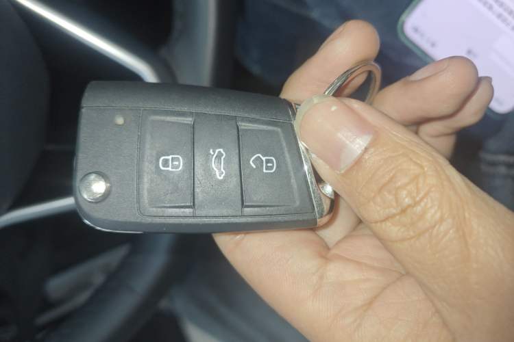 Used Volkswagen Sagitar 2023 300TSI DSG Excellence Edition Vehicle Key
