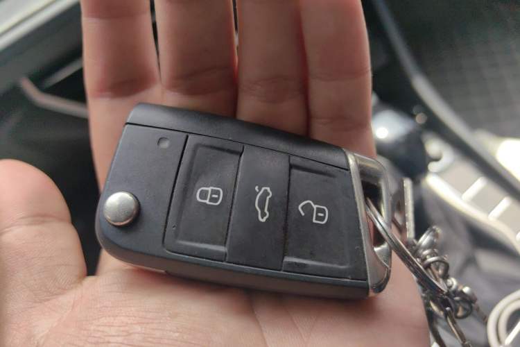 Used Volkswagen Sagitar 2023 300TSI DSG Excellence Edition Vehicle Key