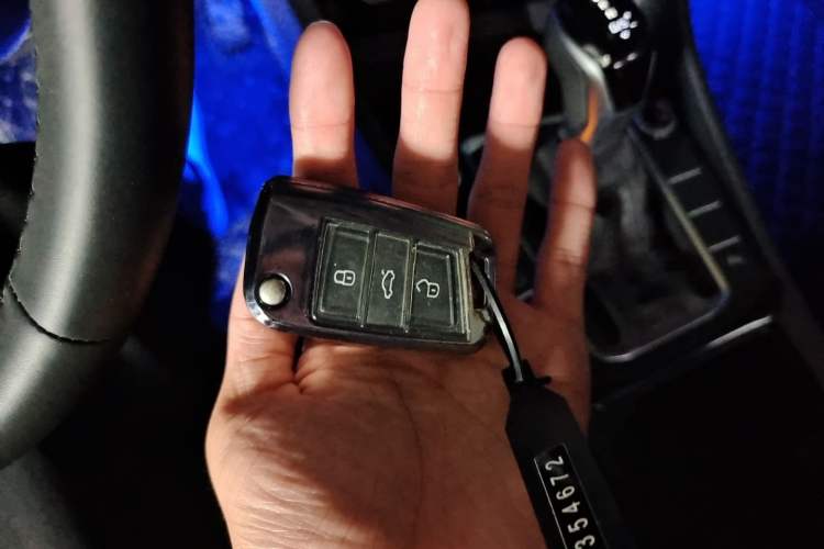 Used Volkswagen Sagitar 2023 300TSI DSG Excellence Edition Vehicle Key