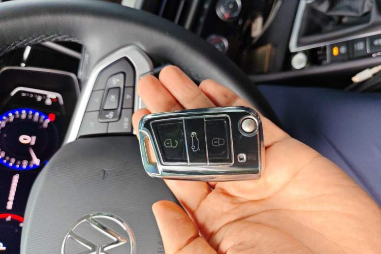 Used Volkswagen Sagitar 2023 300TSI DSG Excellence Edition Vehicle Key