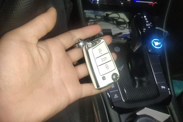 Used Volkswagen Sagitar 2023 300TSI DSG Excellence Edition Vehicle Key