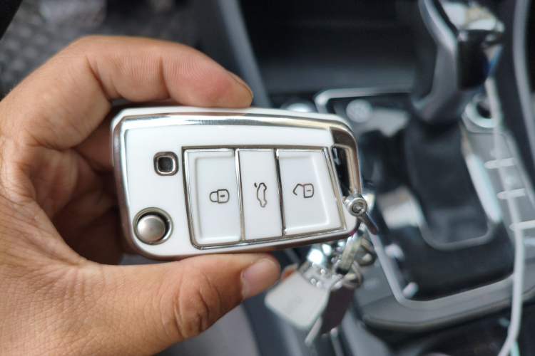 Used Volkswagen Sagitar 2023 300TSI DSG Excellence Edition Vehicle Key