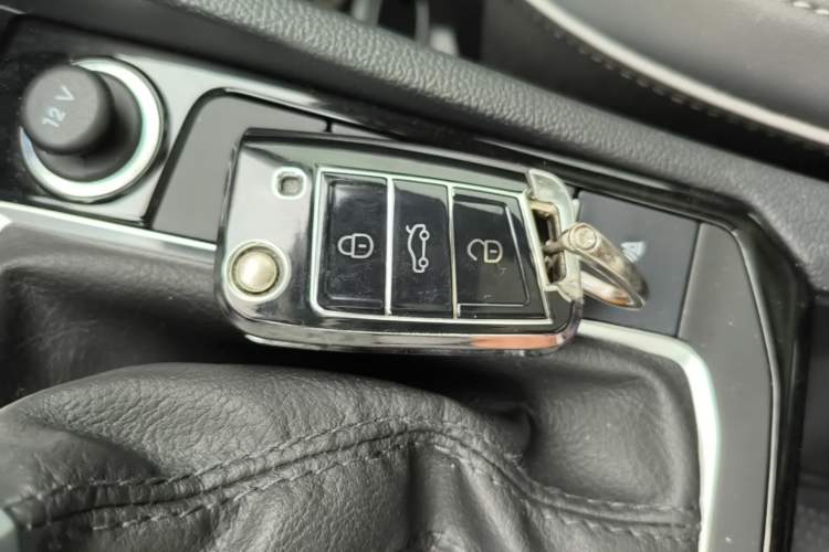Used Volkswagen Sagitar 2023 300TSI DSG Excellence Edition Vehicle Key