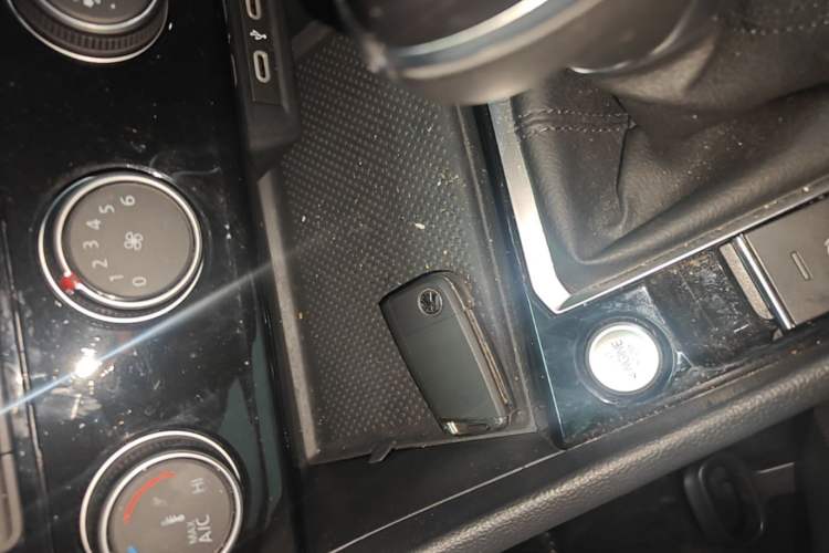 Used Volkswagen Sagitar 2023 300TSI DSG Excellence Edition Vehicle Key