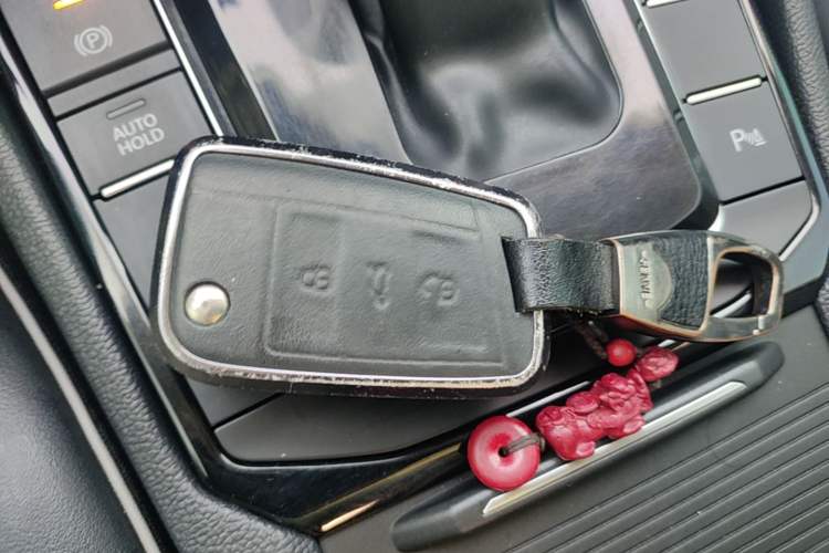 Used Volkswagen Sagitar 2023 300TSI DSG Excellence Edition Vehicle Key