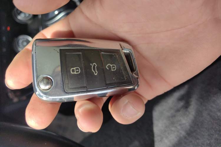 Used Volkswagen Sagitar 2023 300TSI DSG Excellence Edition Vehicle Key