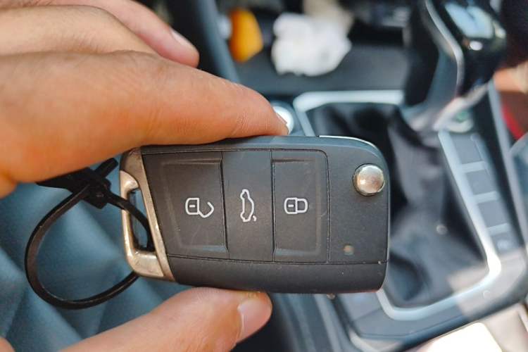 Used Volkswagen Sagitar 2023 300TSI DSG Excellence Edition Vehicle Key