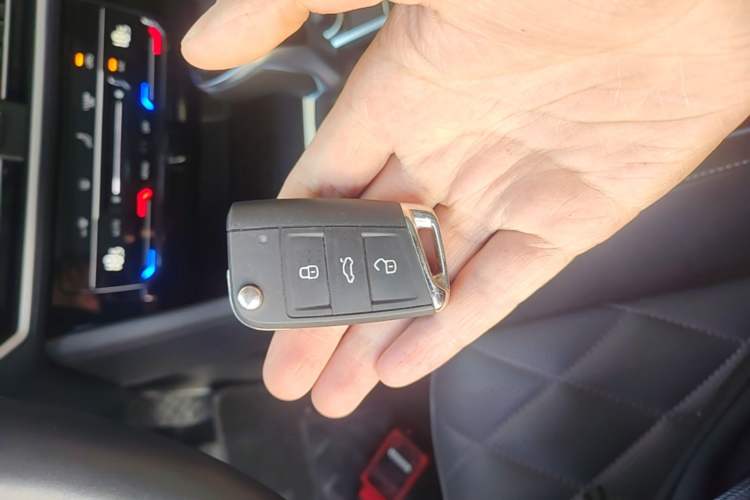 Used Volkswagen Sagitar 2023 300TSI DSG Excellence Edition Vehicle Key