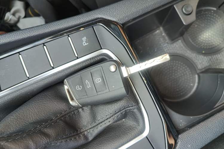 Used Volkswagen Sagitar 2023 280TSI DSG Beyond Lite Edition Vehicle Key
