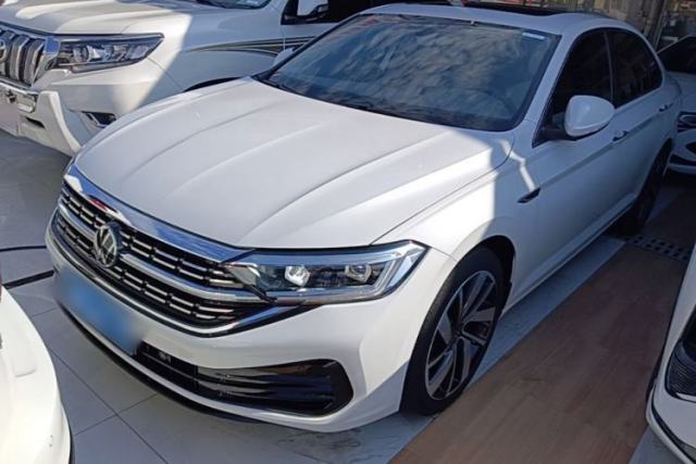 Volkswagen Sagitar 2023 300TSI DSG Excellence Edition usado