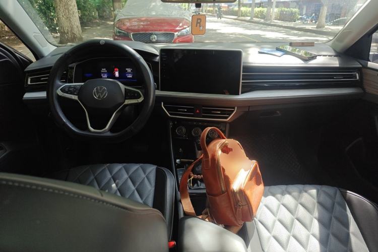 Used Volkswagen Sagitar 2023 300TSI DSG Excellence Edition Center Console