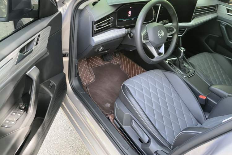Used Volkswagen Sagitar 2023 280TSI DSG Excellence Edition Driver Seat