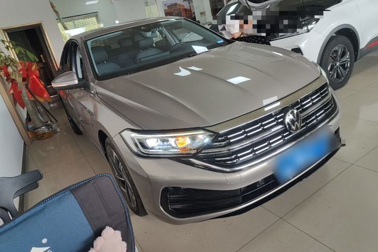 Used Volkswagen Sagitar 2023 300TSI DSG Excellence Edition Front Right 45 Deg