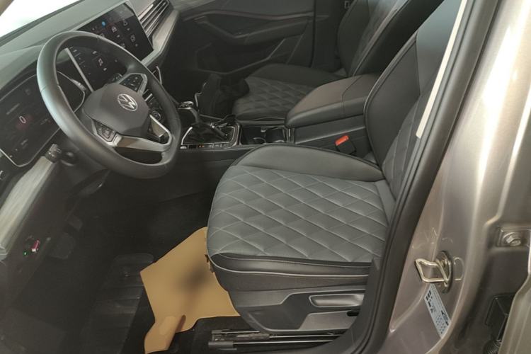 Used Volkswagen Sagitar 2023 300TSI DSG Excellence Edition Left Front Seat