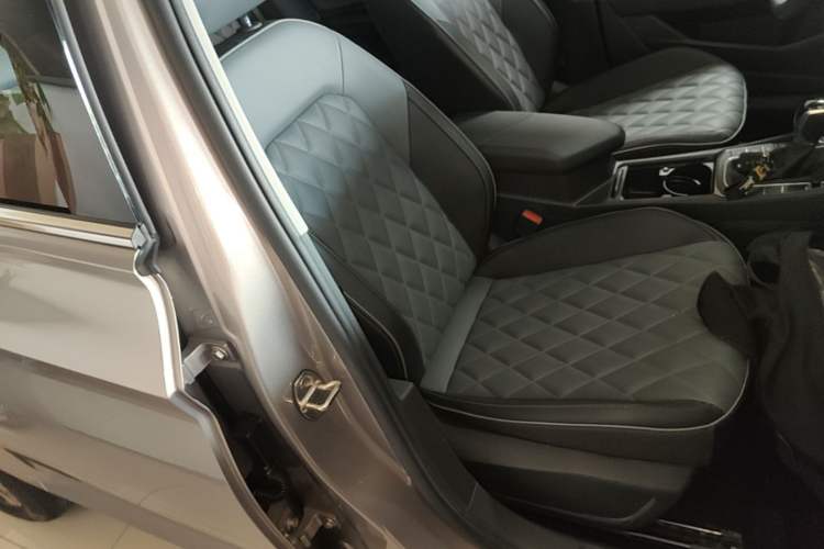 Used Volkswagen Sagitar 2023 300TSI DSG Excellence Edition Right Front Seat