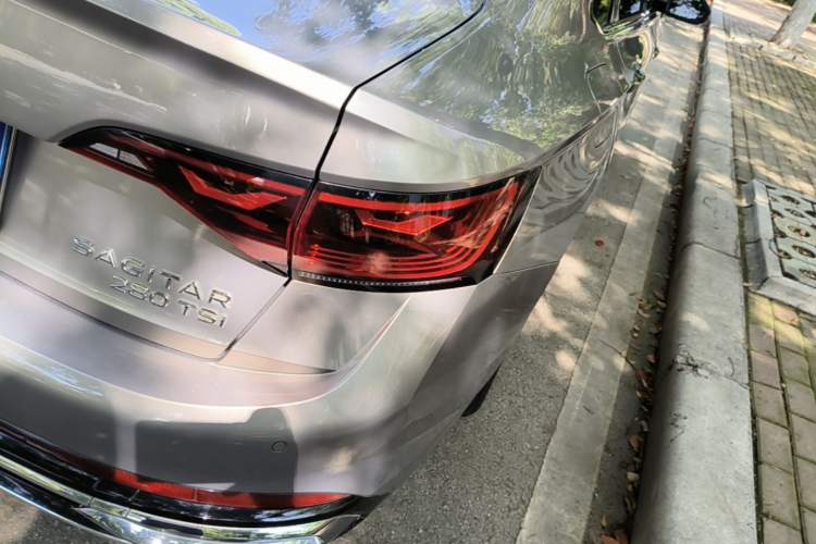 Used Volkswagen Sagitar 2023 280TSI DSG Excellence Edition Right Rear Taillight