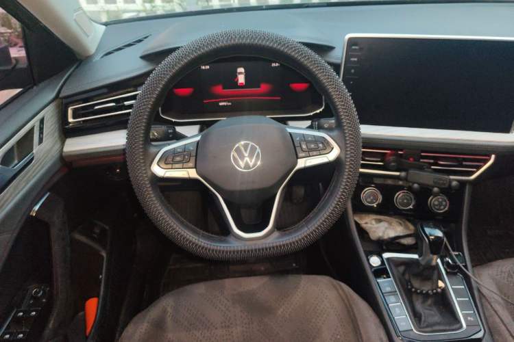 Used Volkswagen Sagitar 2023 300TSI DSG Excellence Edition Steering Wheel