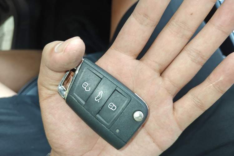 Used Volkswagen Sagitar 2023 300TSI DSG Excellence Edition Vehicle Key