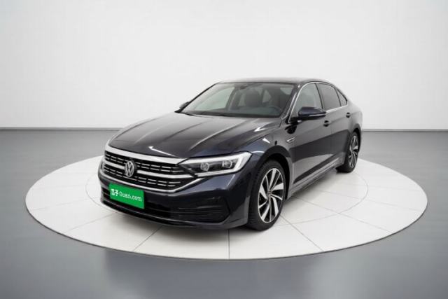 Używany Volkswagen Sagitar 2024 300TSI DSG Excellence Edition