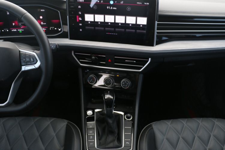 Used Volkswagen Sagitar 2024 300TSI DSG Excellence Edition Audio And AC Panel