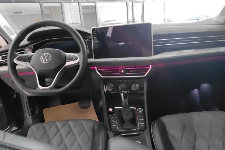 Used Volkswagen Sagitar 2024 300TSI DSG Excellence Edition Center Console