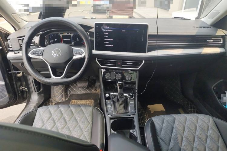 Used Volkswagen Sagitar 2024 300TSI DSG Excellence Edition Center Console