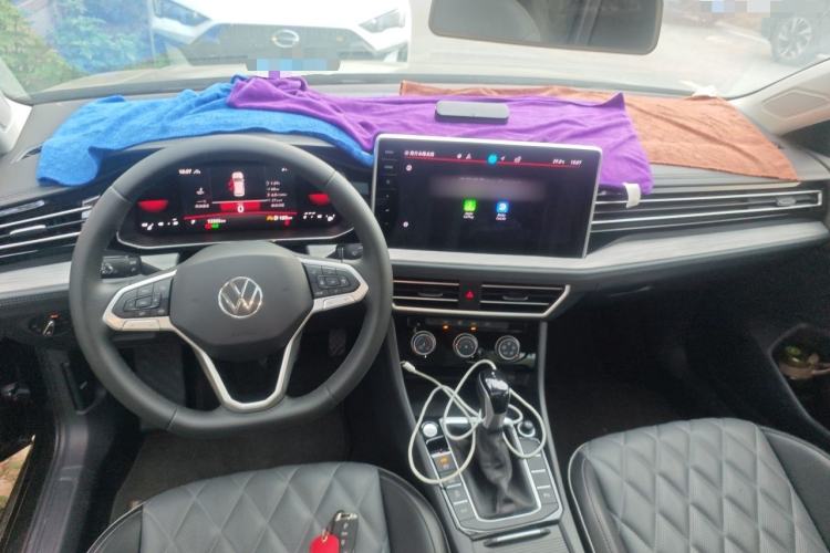 Used Volkswagen Sagitar 2024 300TSI DSG Excellence Edition Center Console