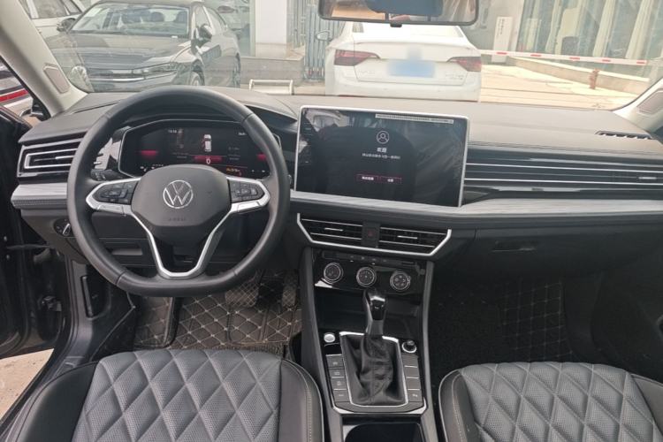 Used Volkswagen Sagitar 2024 300TSI DSG Excellence Edition Center Console
