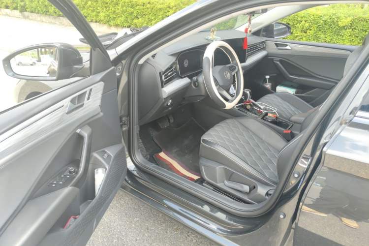 Used Volkswagen Sagitar 2024 300TSI DSG Excellence Edition Driver Seat