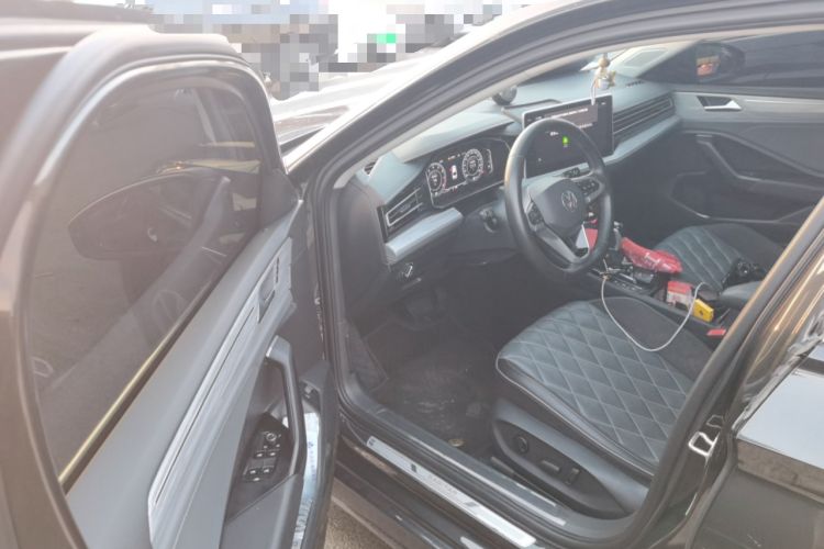 Used Volkswagen Sagitar 2024 300TSI DSG Excellence Edition Driver Seat